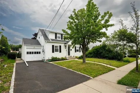 52 Knollwood Terrace Clifton NJ 07012