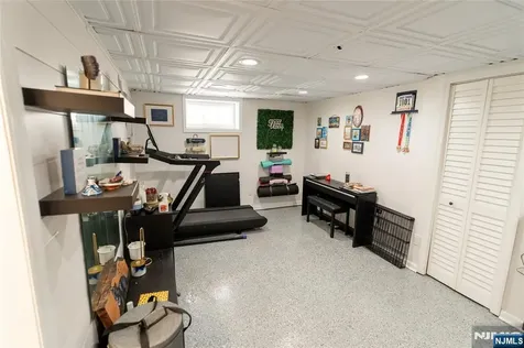 52 Knollwood Terrace Clifton NJ 07012