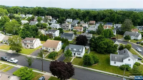 52 Knollwood Terrace Clifton NJ 07012