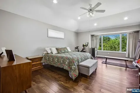 182 Clarken Drive West Orange NJ 07052