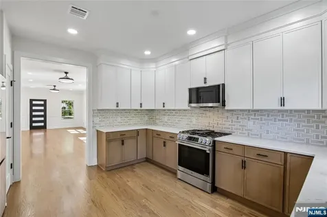 318 Halsey Road Par-troy Hills Twp. NJ 07054