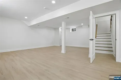 318 Halsey Road Par-troy Hills Twp. NJ 07054
