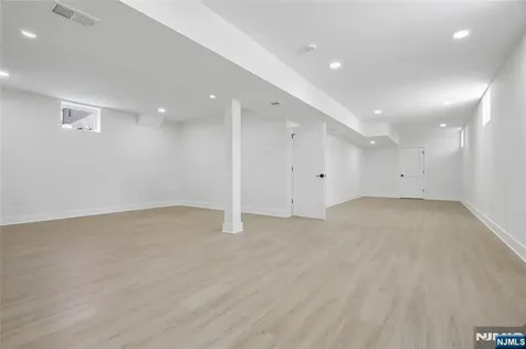 318 Halsey Road Par-troy Hills Twp. NJ 07054