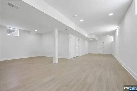 318 Halsey Road Par-troy Hills Twp. NJ 07054
