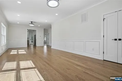 318 Halsey Road Par-troy Hills Twp. NJ 07054