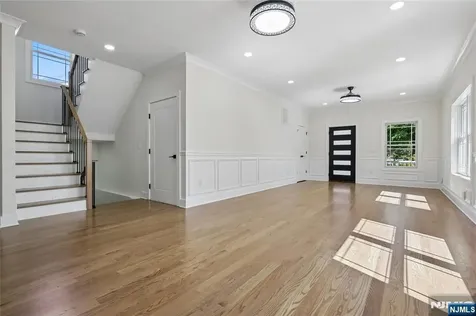 318 Halsey Road Par-troy Hills Twp. NJ 07054