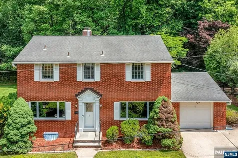 12 Glenwood Avenue Demarest NJ 07627