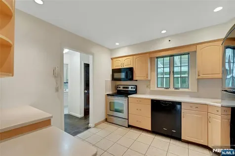 12 Glenwood Avenue Demarest NJ 07627