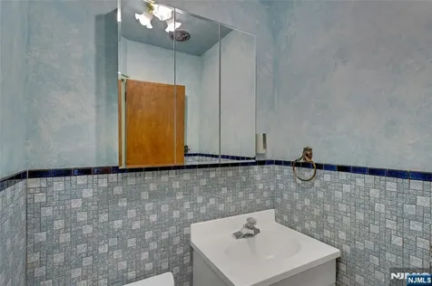 12 Glenwood Avenue Demarest NJ 07627
