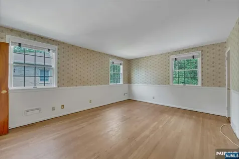 12 Glenwood Avenue Demarest NJ 07627