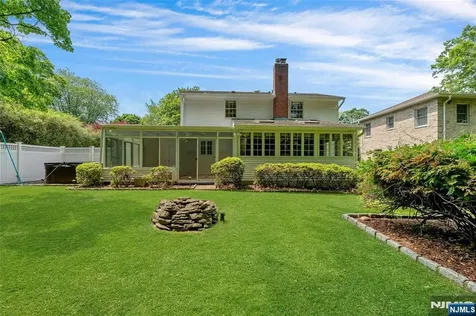 12 Glenwood Avenue Demarest NJ 07627