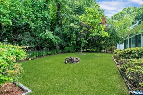 12 Glenwood Avenue Demarest NJ 07627