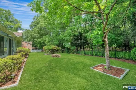 12 Glenwood Avenue Demarest NJ 07627