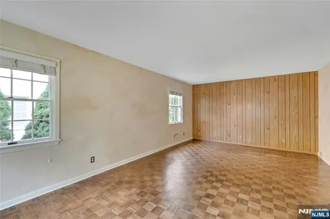 12 Glenwood Avenue Demarest NJ 07627