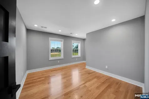 22 14th Street Kenilworth NJ 07033