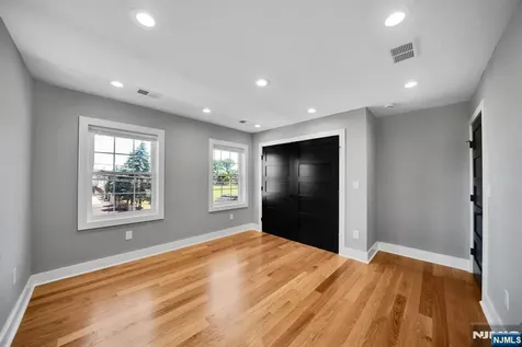 22 14th Street Kenilworth NJ 07033