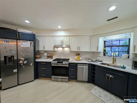 20 Quincy Lane West Milford NJ 07480