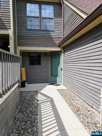 20 Quincy Lane West Milford NJ 07480