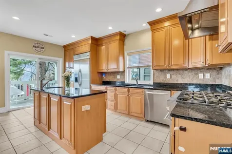 467 Summit Hackensack NJ 07601