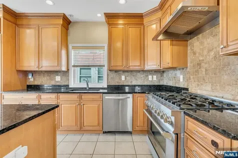 467 Summit Hackensack NJ 07601