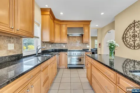 467 Summit Hackensack NJ 07601