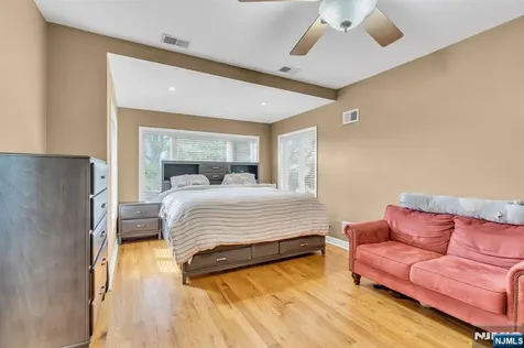 467 Summit Hackensack NJ 07601