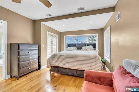 467 Summit Hackensack NJ 07601