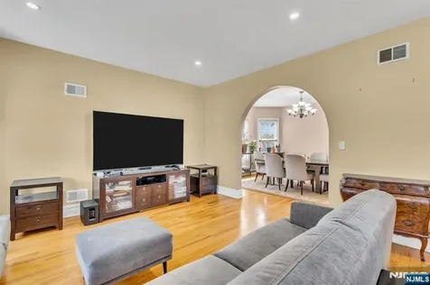 467 Summit Hackensack NJ 07601