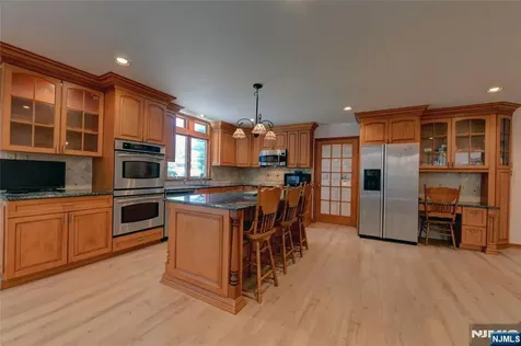 34 Knoll Road Wayne NJ 07470