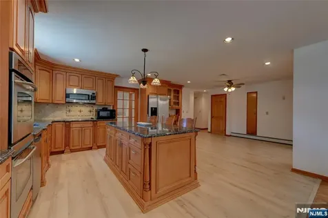 34 Knoll Road Wayne NJ 07470