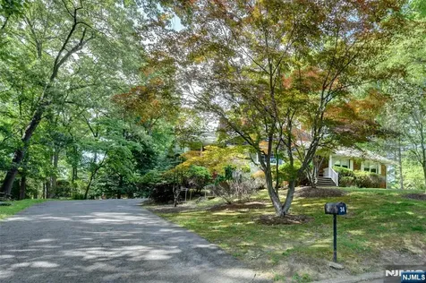34 Knoll Road Wayne NJ 07470