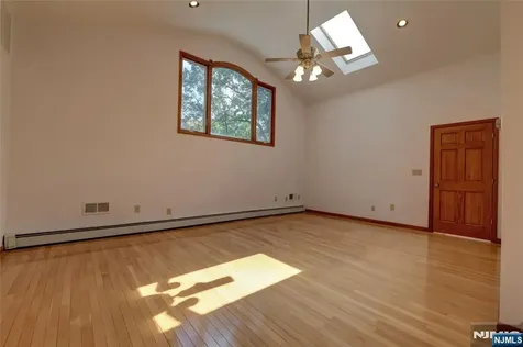 34 Knoll Road Wayne NJ 07470