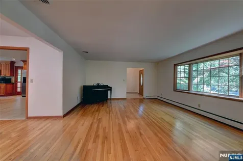 34 Knoll Road Wayne NJ 07470