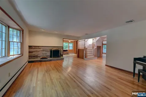 34 Knoll Road Wayne NJ 07470