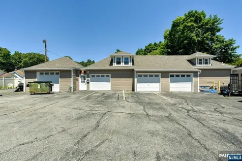 150 Hamburg Turnpike Bloomingdale NJ 07403