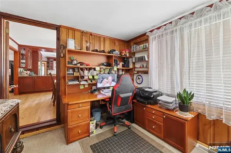 17 River Drive Elmwood Park NJ 07407