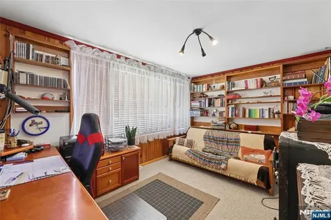 17 River Drive Elmwood Park NJ 07407