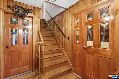 17 River Drive Elmwood Park NJ 07407