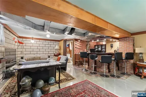 17 River Drive Elmwood Park NJ 07407