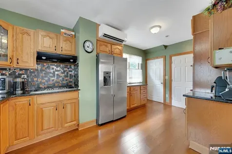 541 Page Avenue Lyndhurst NJ 07071