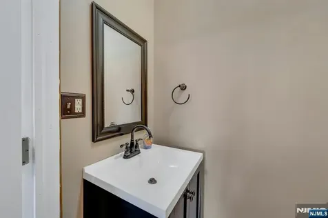 541 Page Avenue Lyndhurst NJ 07071
