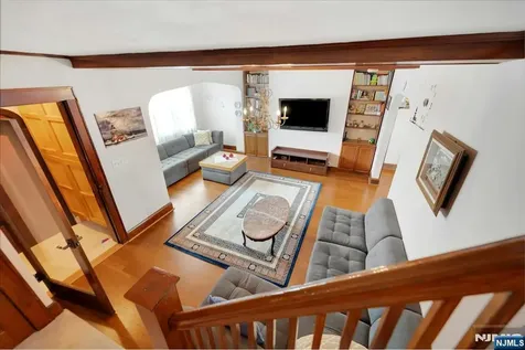 541 Page Avenue Lyndhurst NJ 07071