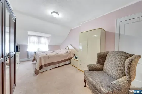 541 Page Avenue Lyndhurst NJ 07071