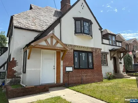 541 Page Avenue Lyndhurst NJ 07071