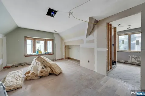 541 Page Avenue Lyndhurst NJ 07071
