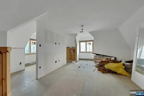 541 Page Avenue Lyndhurst NJ 07071