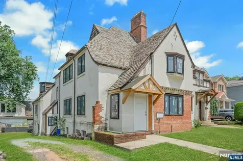 541 Page Avenue Lyndhurst NJ 07071