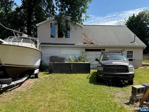 541 Page Avenue Lyndhurst NJ 07071