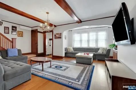 541 Page Avenue Lyndhurst NJ 07071