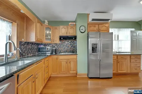 541 Page Avenue Lyndhurst NJ 07071